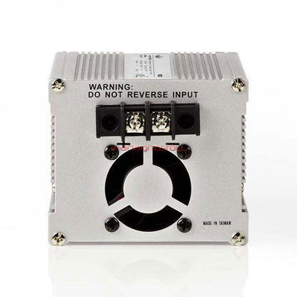 Power Inverter aangepaste sinusgolf 12V DC - 230 V AC, 300 W / 300W omvormer met sinusgolfuitgang die spanning omzet van 12V DC-batterijen naar 230V AC. Voedt 230V apparaten waar 12V DC beschikbaar is. Hij heeft een Schuko-connector en een USB-stick.