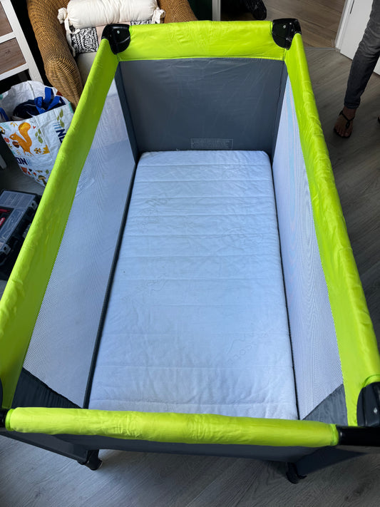 Campingbedje Topmark incl matras 10cm dik