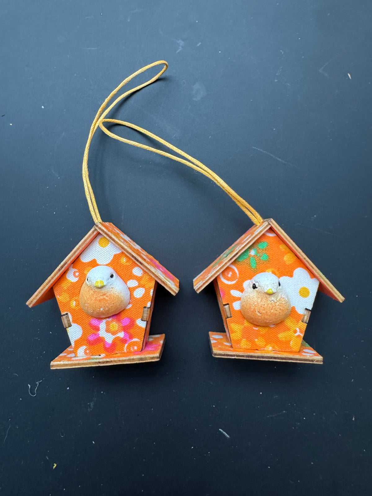 Paasdecoratie vogelhuisjes