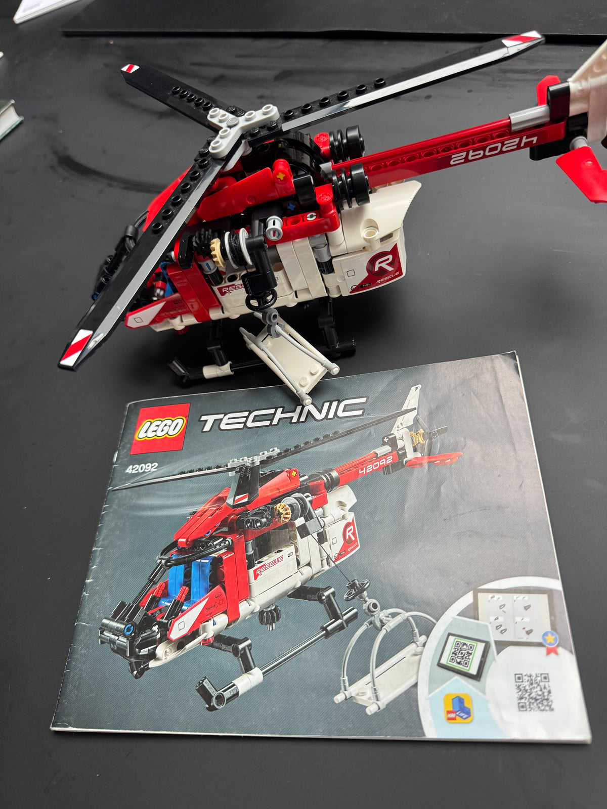 LEGO 42092 - Technic 'Reddingshelikopter'