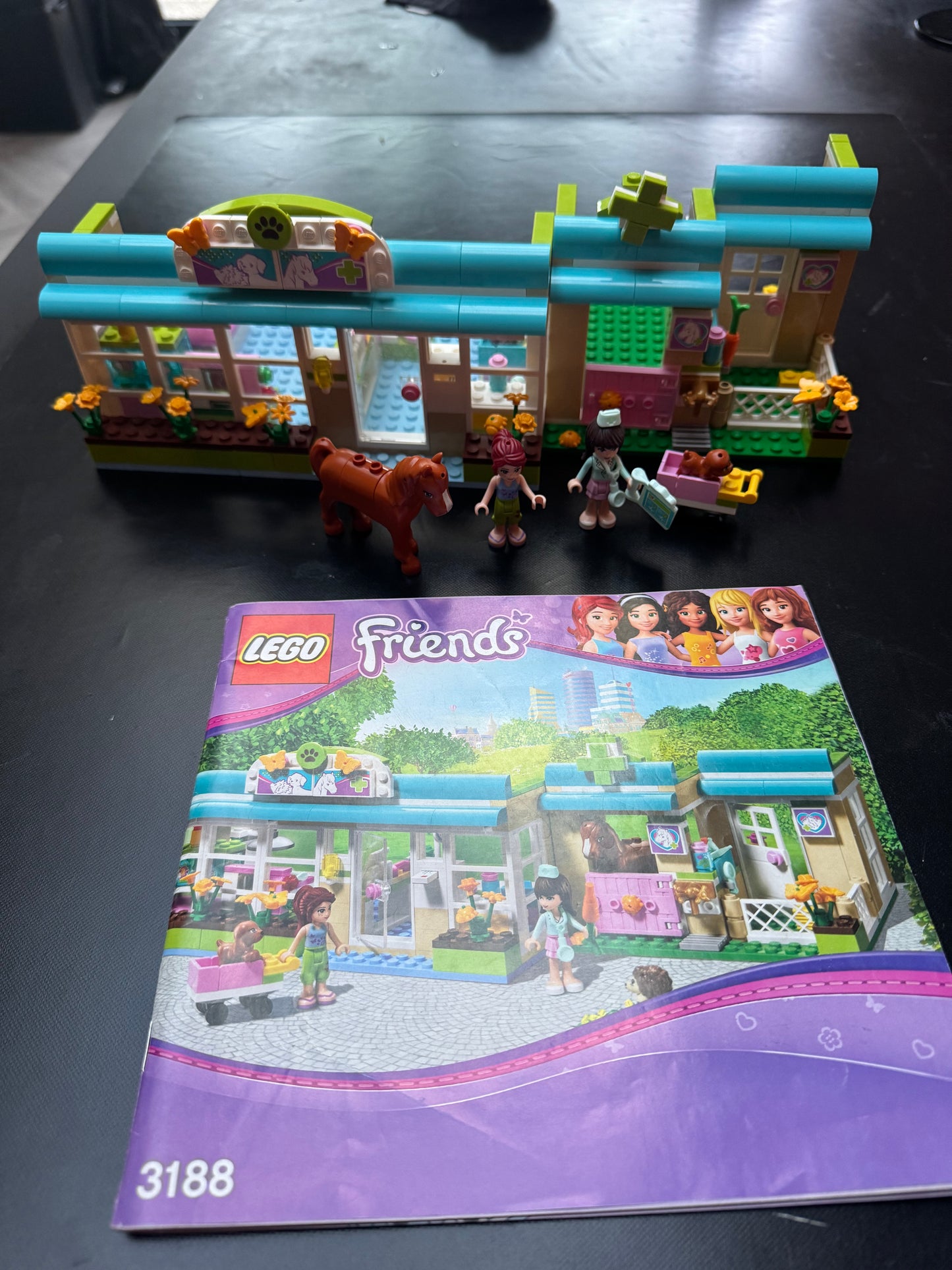 LEGO 3188 - Friends 'Drukke dierenkliniek'