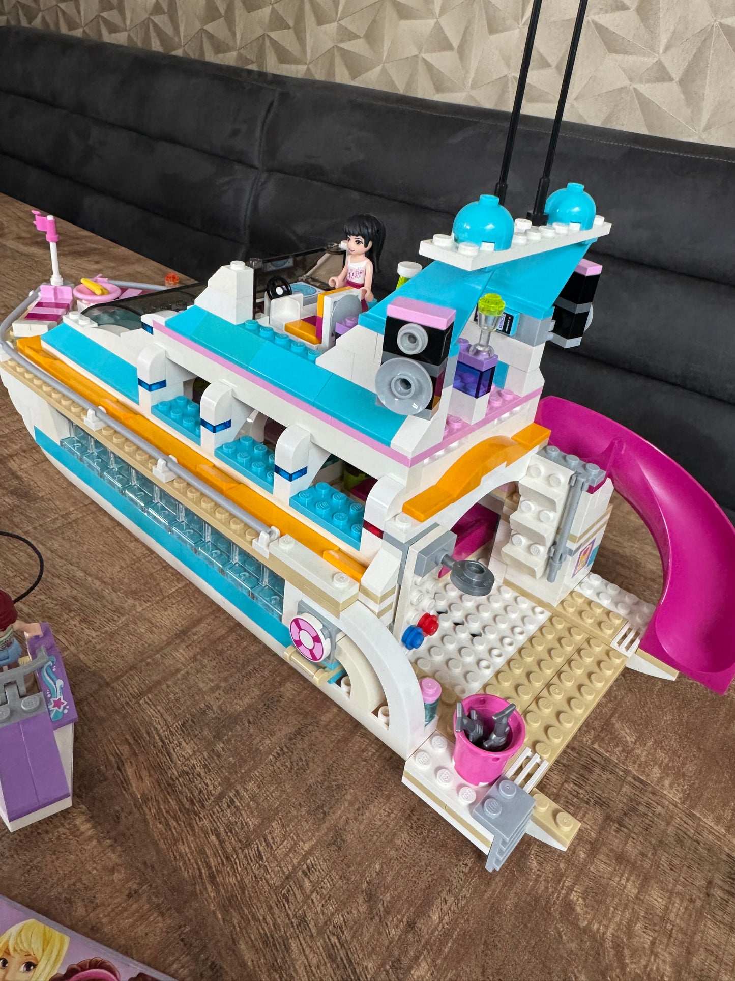 LEGO 41015 - Friends 'Dolfijn cruiser'